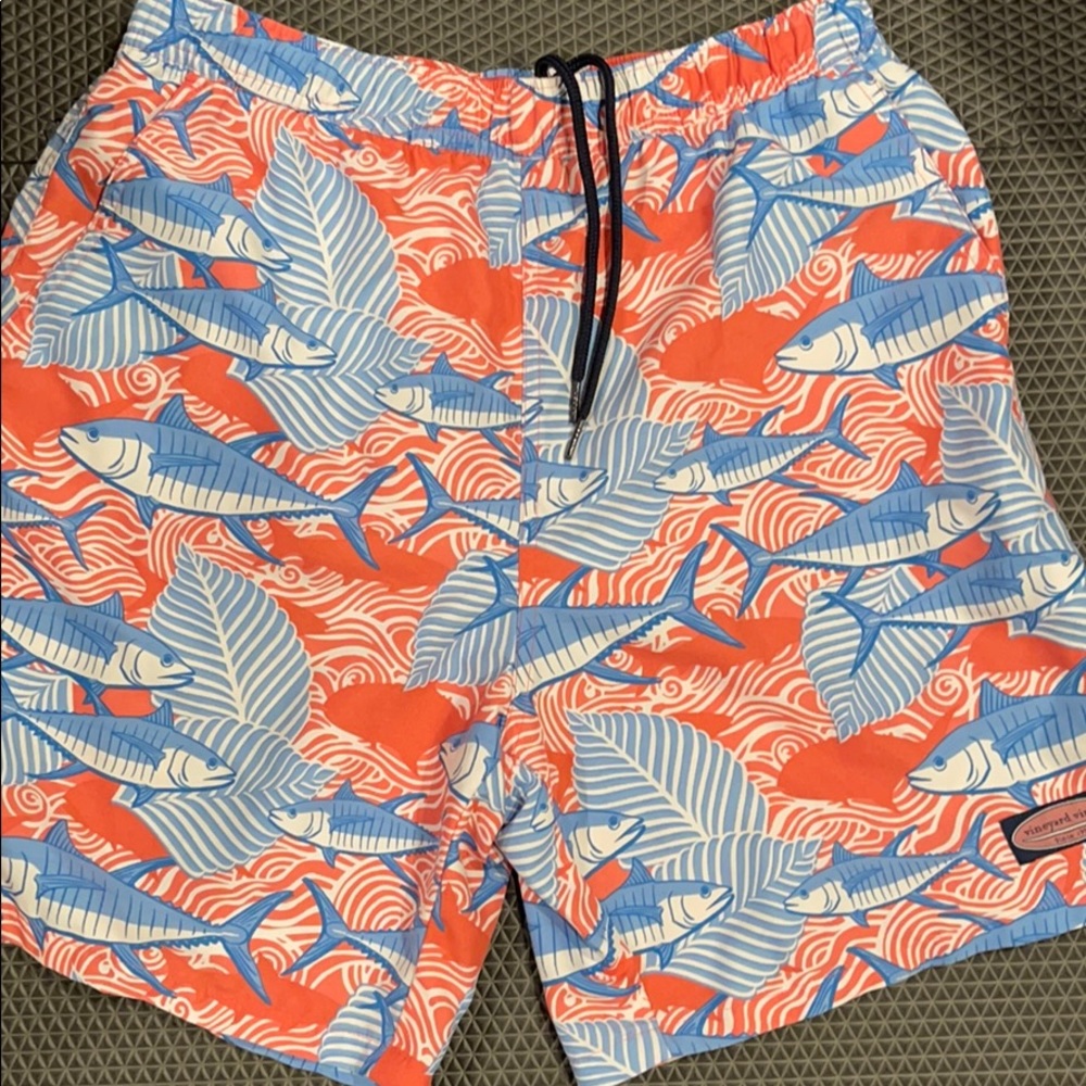 Vineyard Vines mens chappy trunks